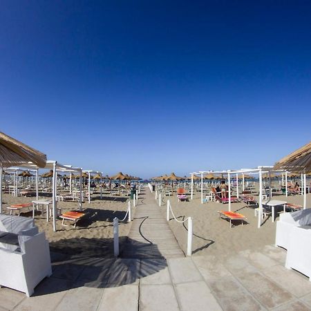 Aurora Beach & Suite Маргерита-ди-Савойя Экстерьер фото